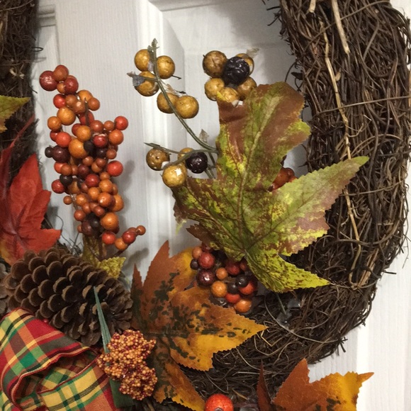 Fall wreath - gently used - Picture 4 of 6